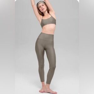 NWT! ALO Yoga High-Waist Airlift Legging in Light Cocoa